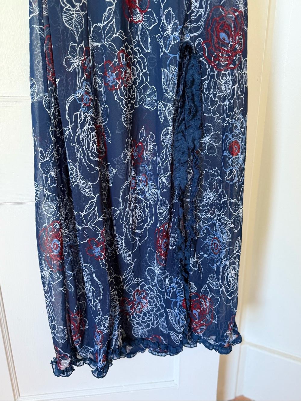 La Vie En Rose Maxi Length Sheer Slip - Picture 6 of 9